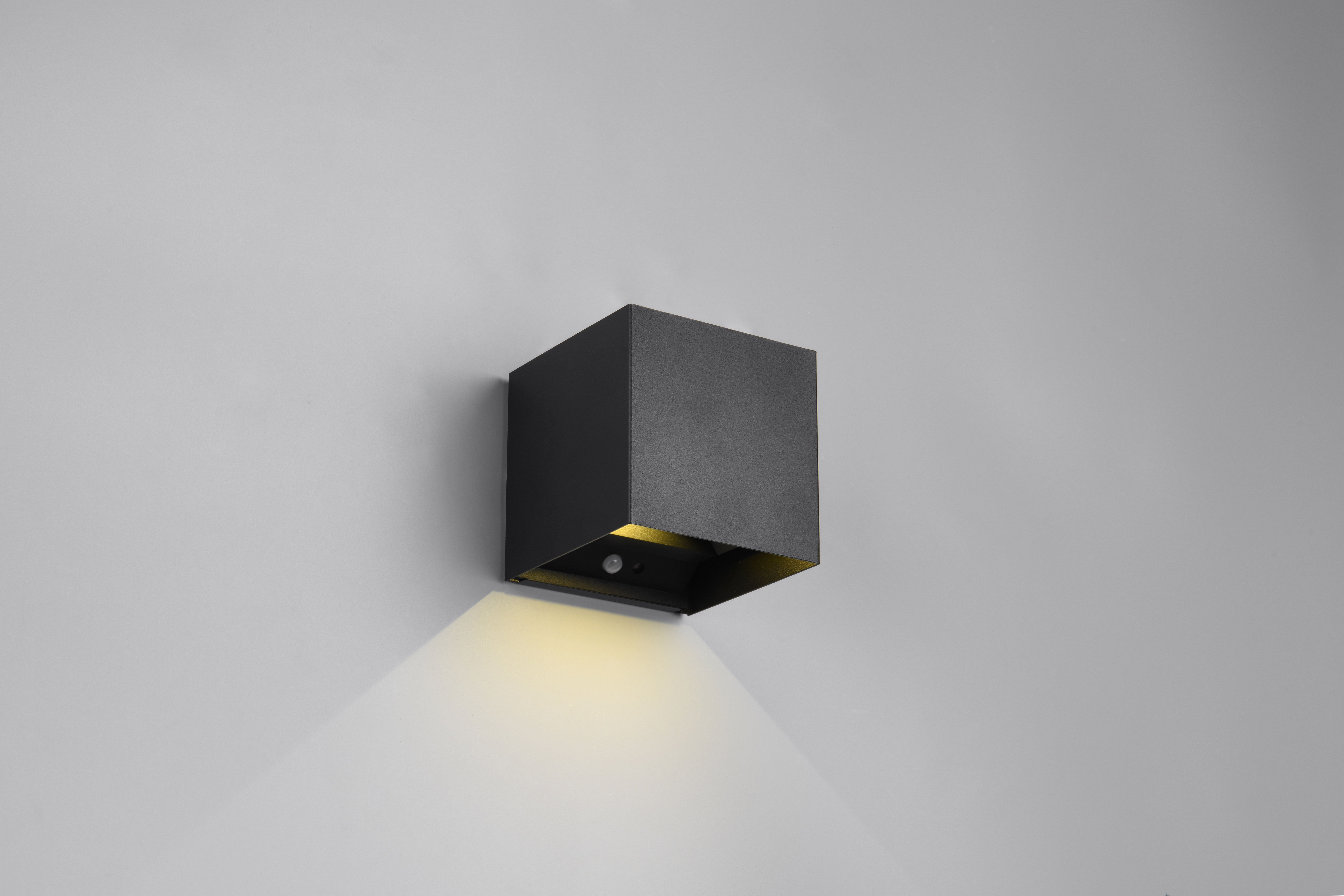 Aplique de pared sin cable TALENT – color negro | Trio Lighting