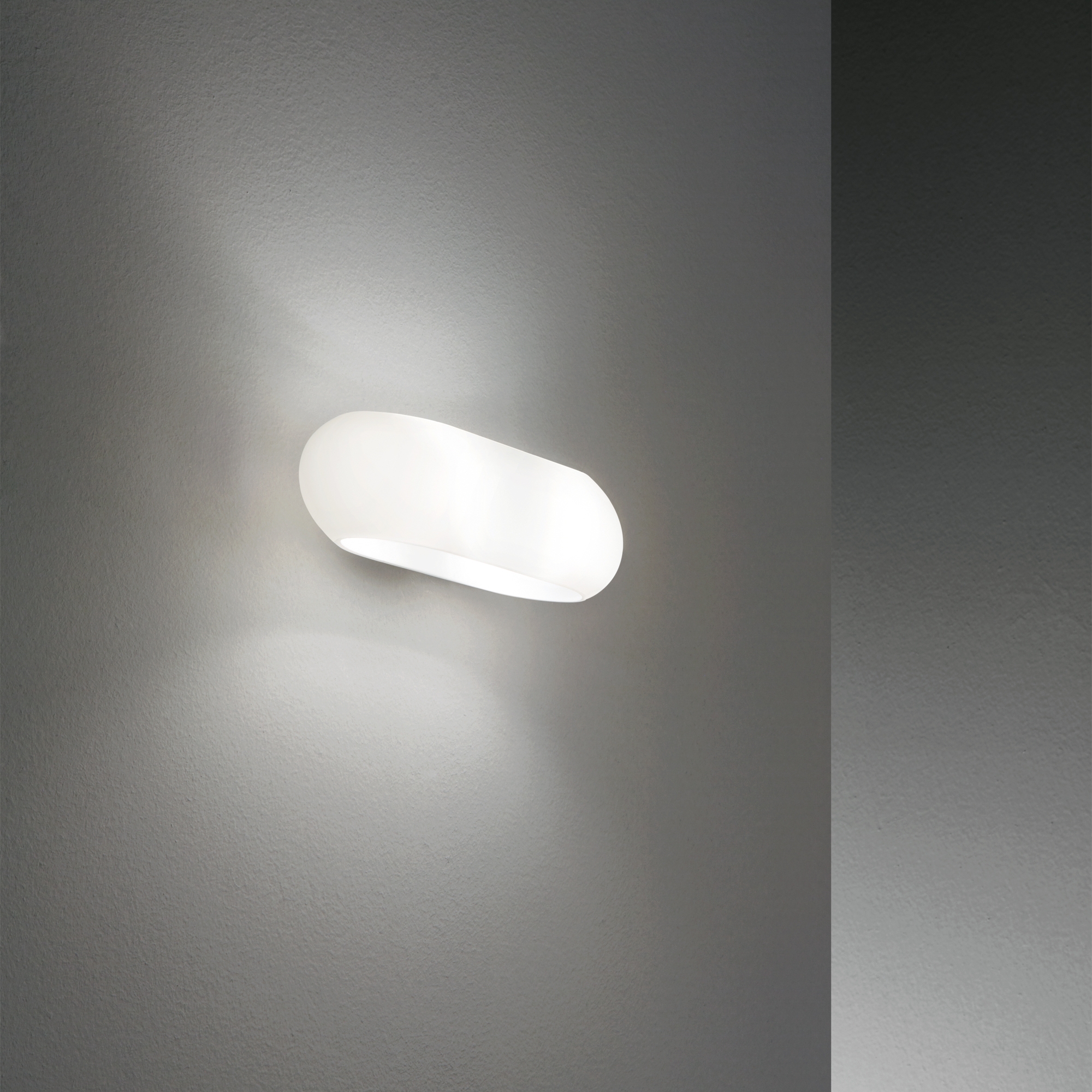 Aplique de Pared de Diseño Moris con Doble Luz y Acabado Cromo