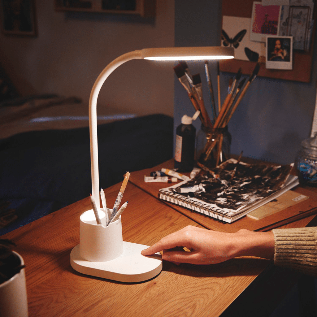 Flexo de Escritorio LED Philips Bucket, Luz Regulable con Tecnología EyeComfort
