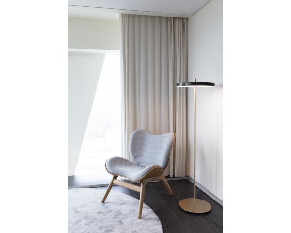 Lámpara de pie ASTERIA FLOOR - UMAGE - Negro